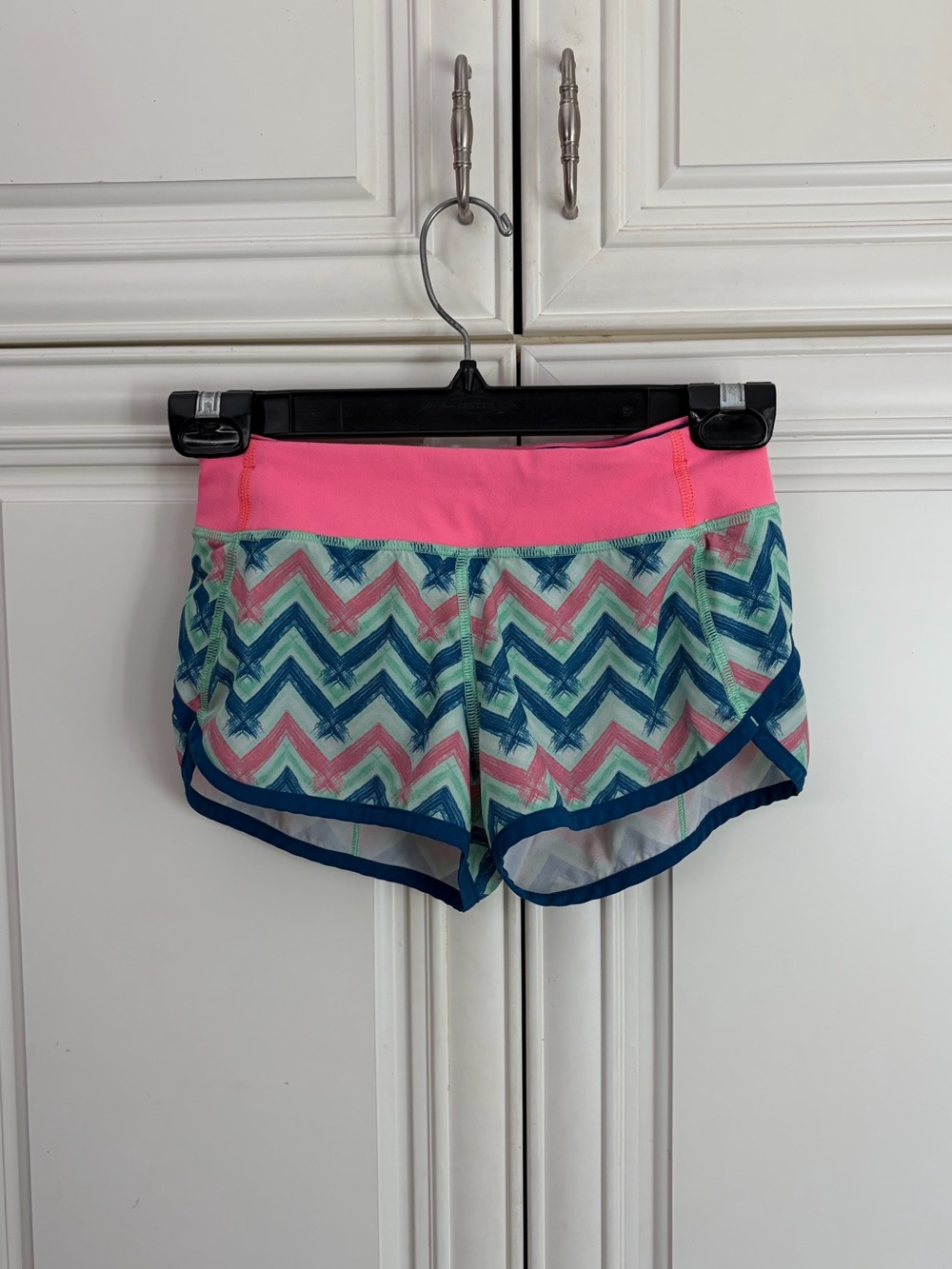 Ivivva by Lululemon girls athletic shorts
